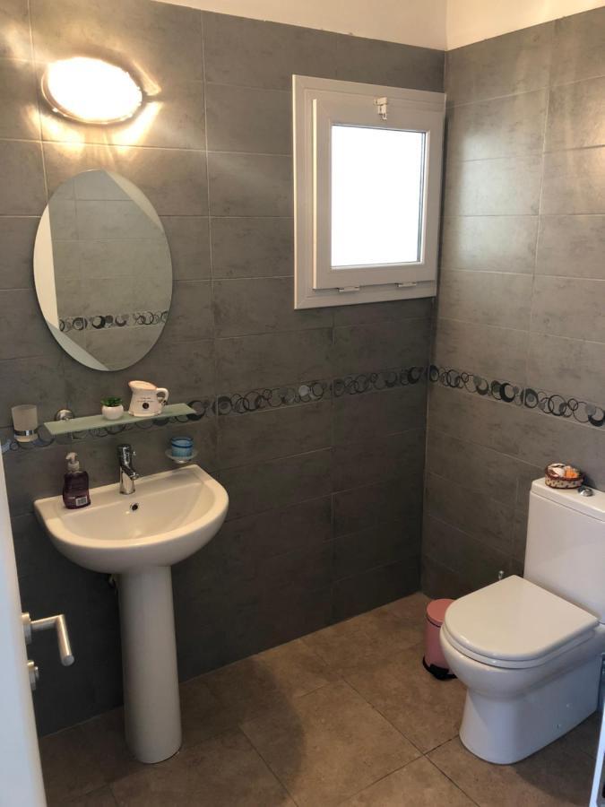 Reflex Apartment Spacious And Comfortable ニコシア エクステリア 写真